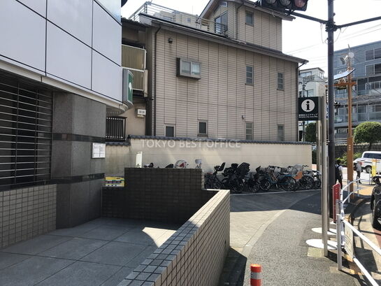 ビル周辺風景①