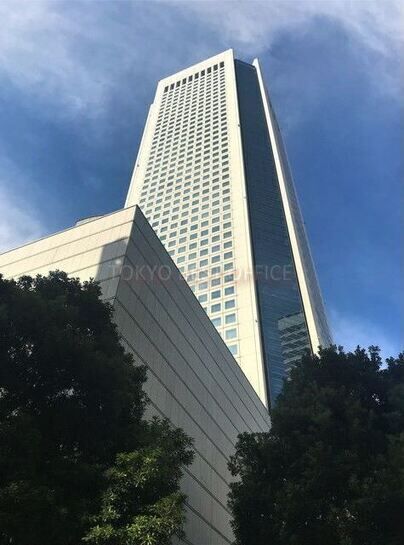 東京オペラシティ外観①