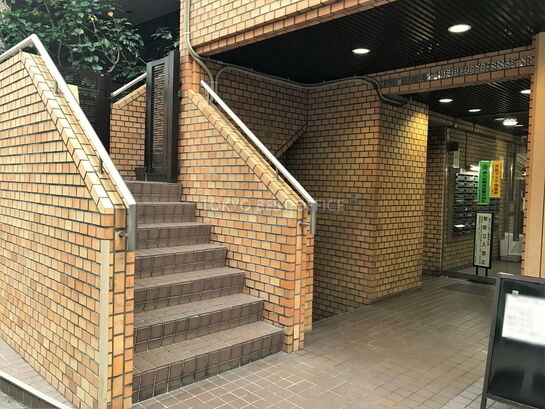 ビルエントランス①