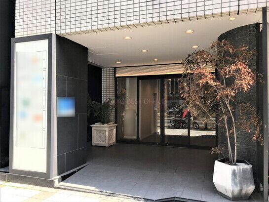 ビルエントランス