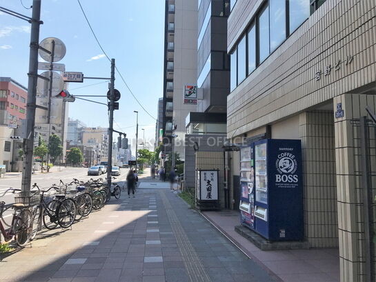 ビル周辺風景②