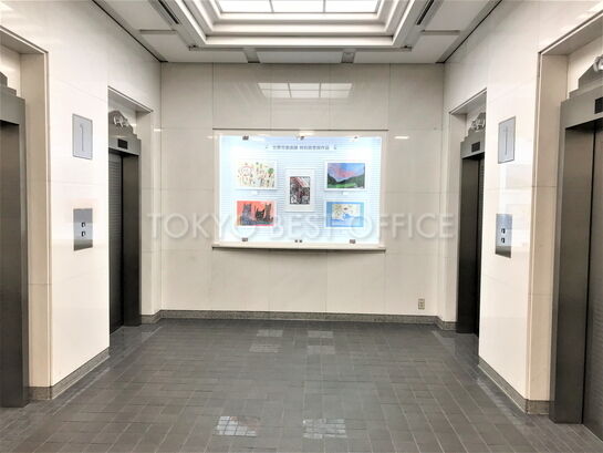 エレベーターホール①