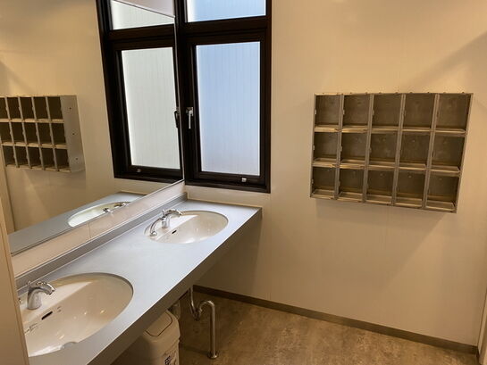 4階女性用トイレ