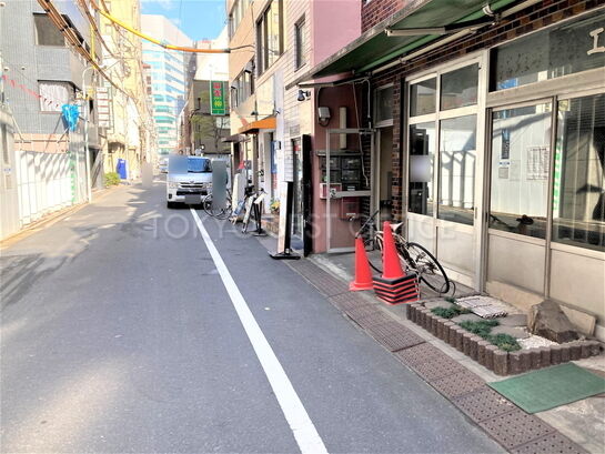 ビル周辺風景①