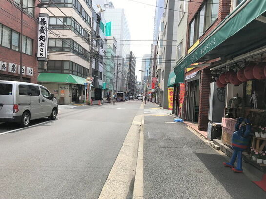 ビル周辺風景①