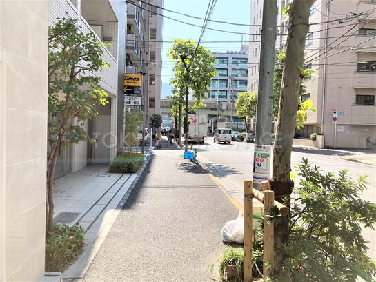 ビル周辺風景①