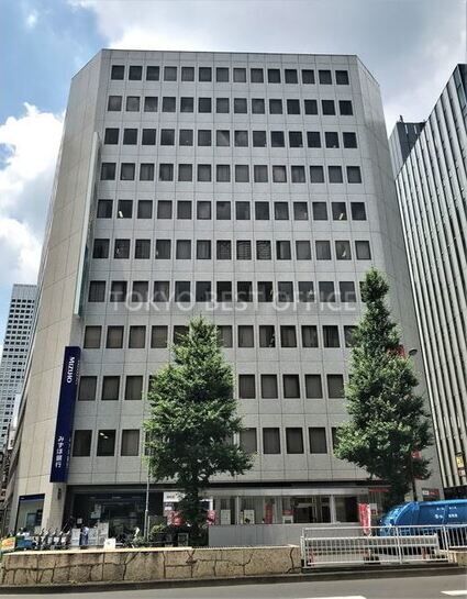 日本生命新宿西口ビル外観②