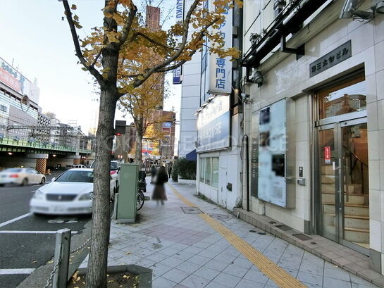 ビル周辺風景①