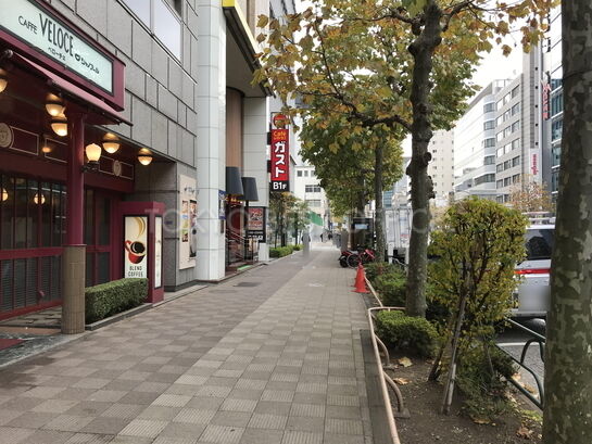 ビル周辺風景①