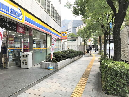 ビル周辺風景②