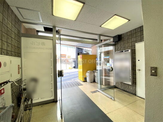 エントランス付近