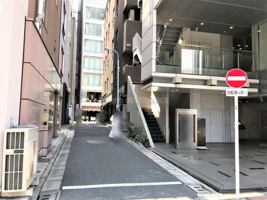 ビル周辺風景①