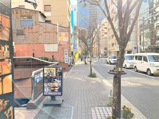 ビル周辺風景①