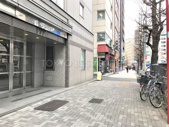 ビル周辺風景①