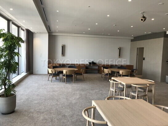 ラウンジ室内⑤