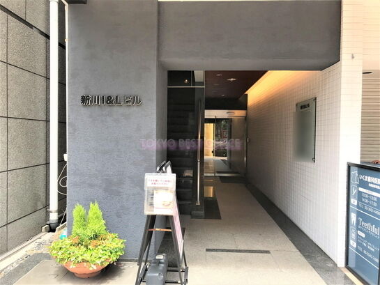 ビルエントランス