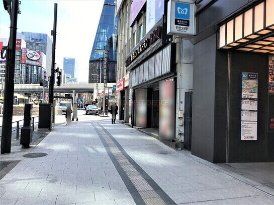 ビル周辺風景①