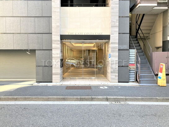 ビルエントランス