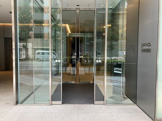 ビルエントランス②