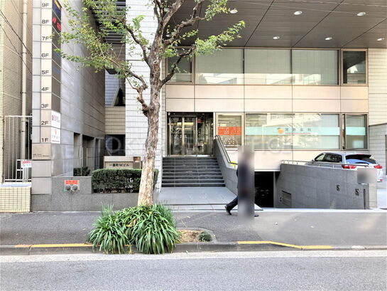 ビルエントランス①