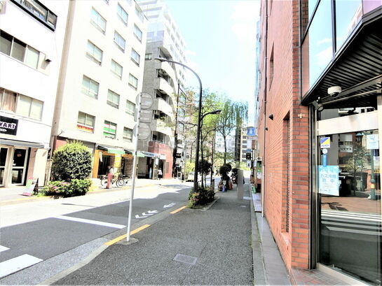 ビル周辺風景②