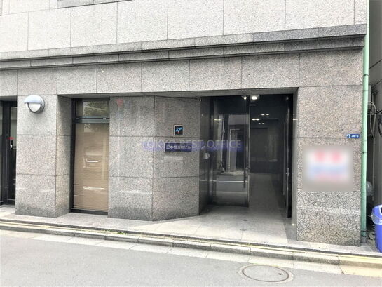 ビルエントランス