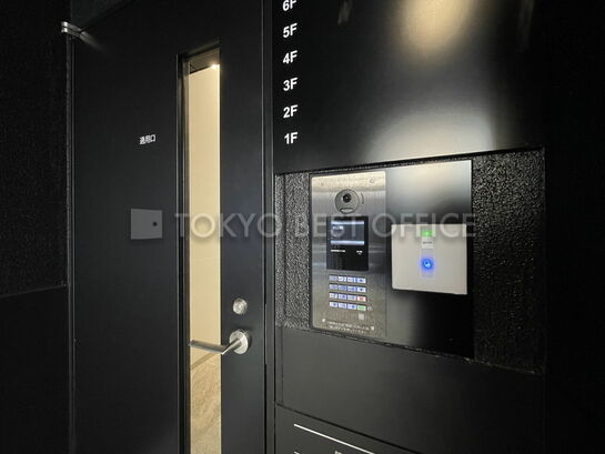通用口前