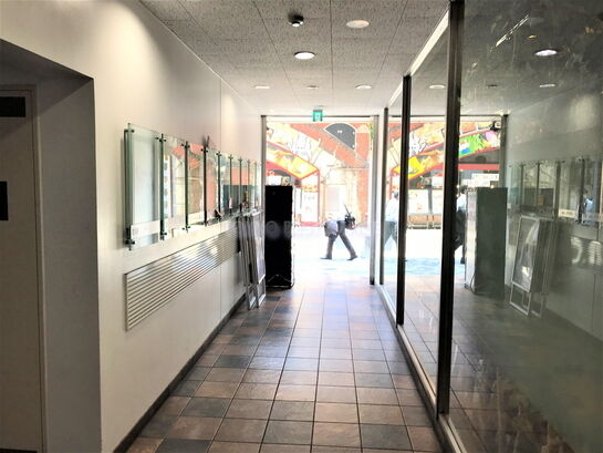 エントランスホール②