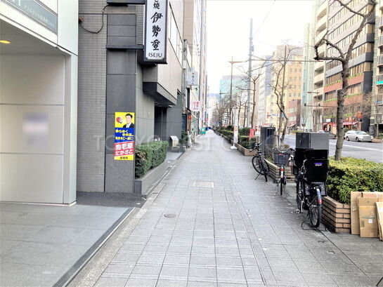 ビル周辺風景①