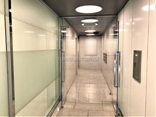 エントランスホール①