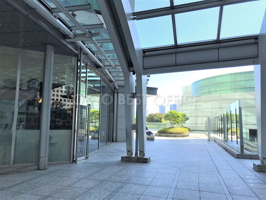 ビル敷地内風景⑤