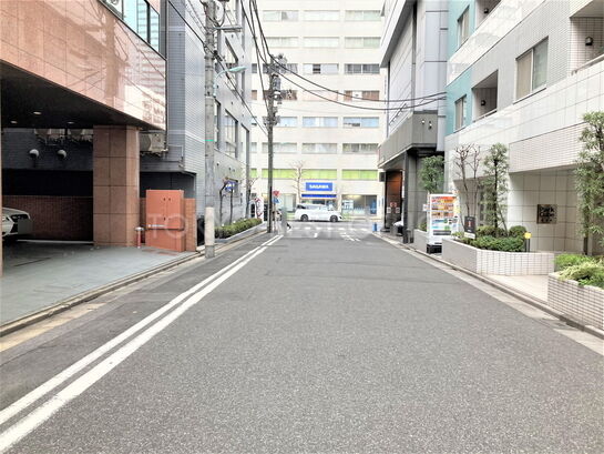 ビル周辺風景①