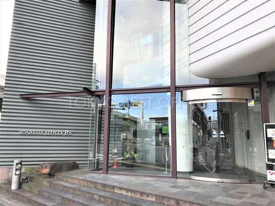 ビルエントランス②