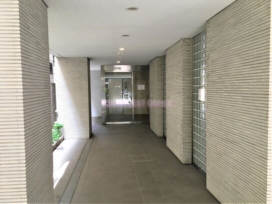 ビルエントランス②