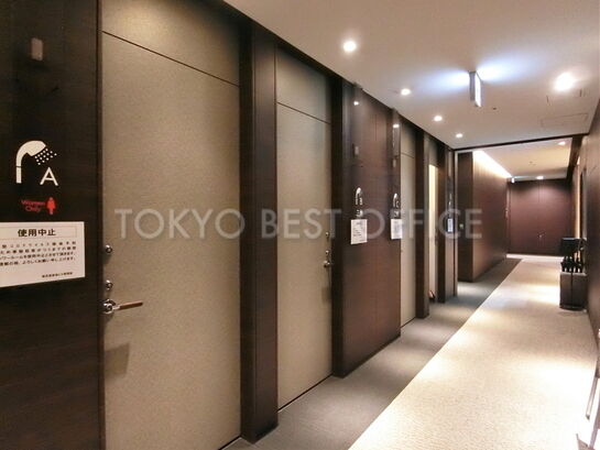 地下1階シャワー室（4つのうち1つは女性専用）