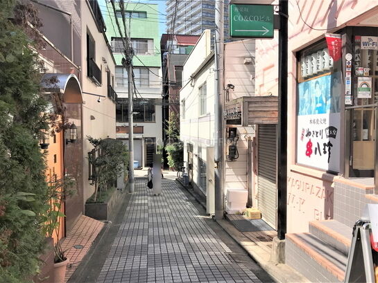 ビル周辺風景①