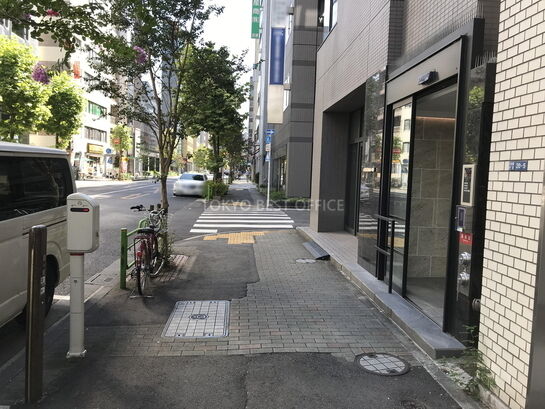 ビル周辺風景①