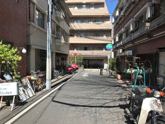 ビル周辺風景②