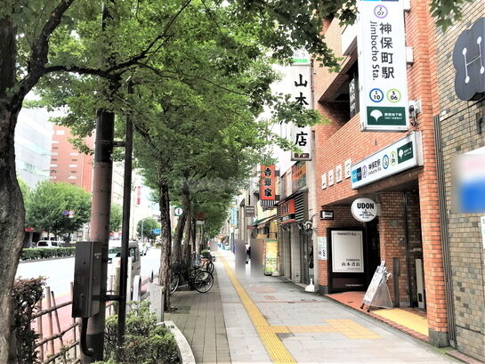 ビル周辺風景①