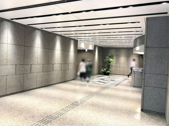 エントランスホール①