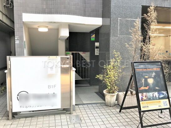 ビルエントランス