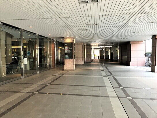 ビルエントランス②