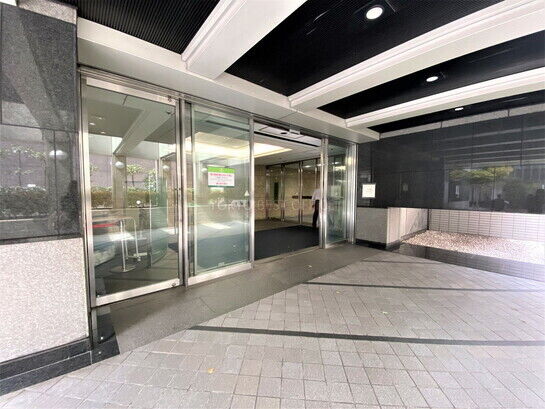 ビルエントランス③