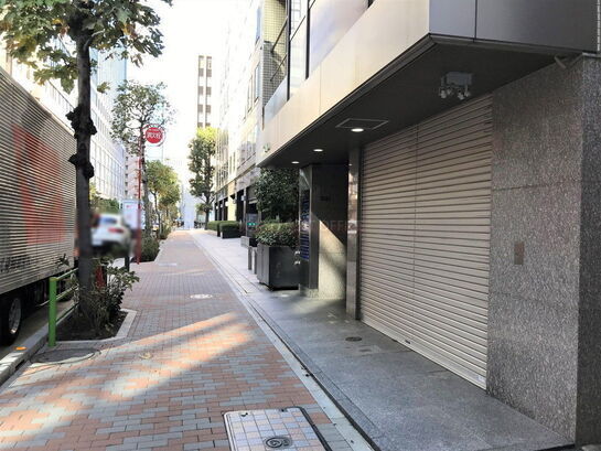 ビル周辺風景（正面側）①