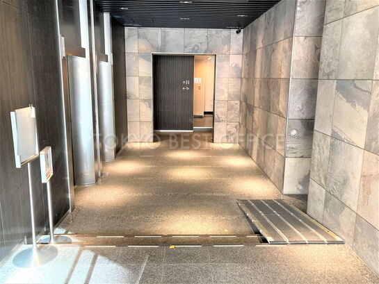 エントランスホール①