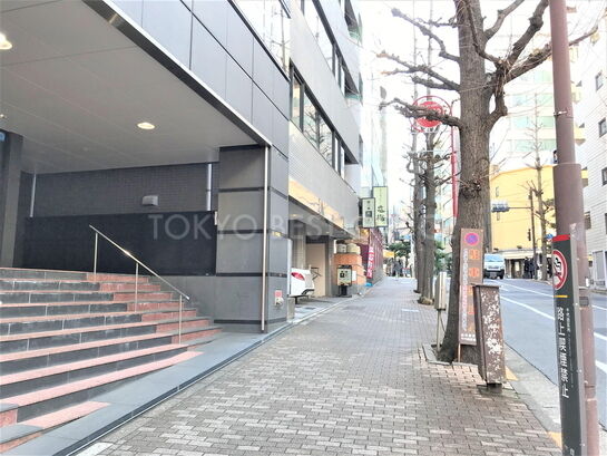 ビル周辺風景①