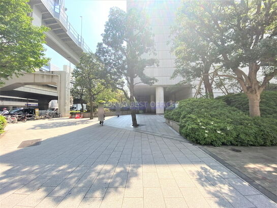 ビル周辺風景②