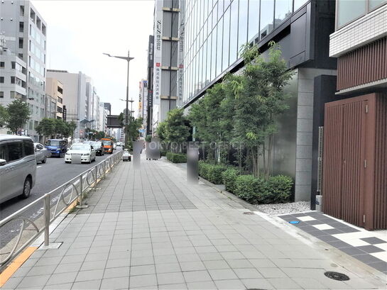 ビル周辺風景①