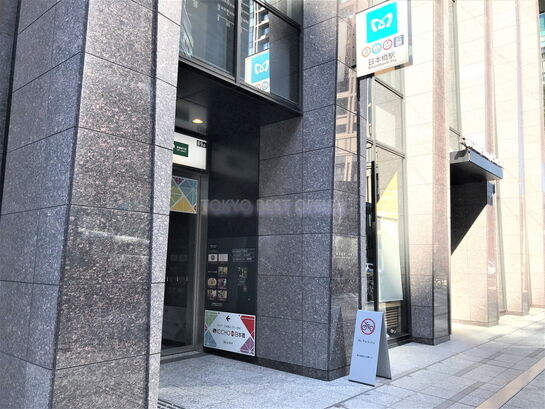 地下鉄出口直結