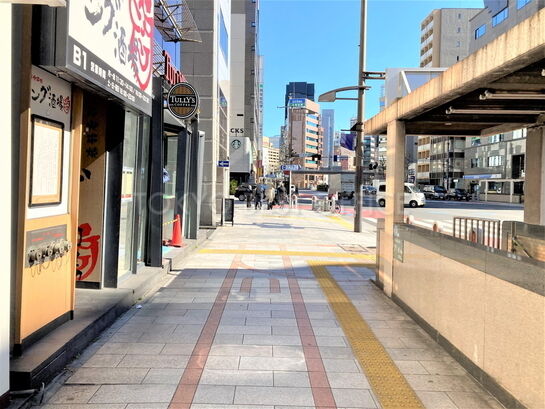 ビル周辺風景①